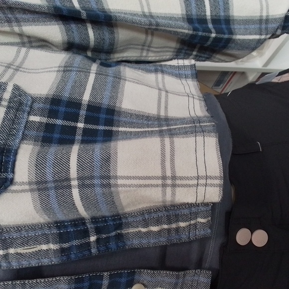 American Eagle UPCYCLED Plaid Button down Crop Top - Picture 4 of 12